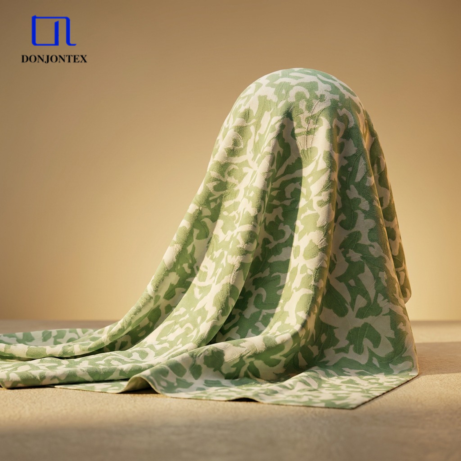 Tela jacquard de líneas con estampado en 100% viscosa